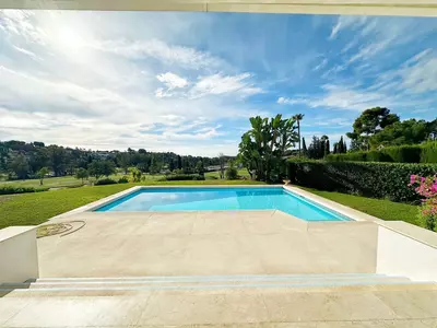 Detached Villa in El Paraiso