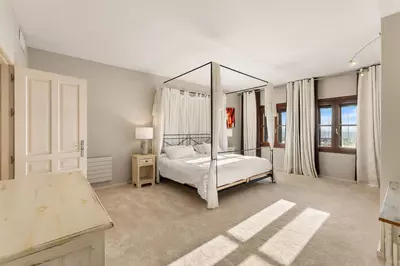 Middle Floor Apartment in Puerto Banús