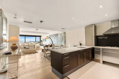 Middle Floor Apartment in Puerto Banús