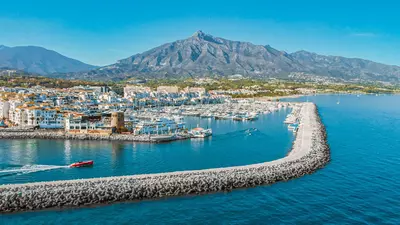 Middle Floor Apartment in Puerto Banús