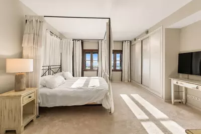 Middle Floor Apartment in Puerto Banús