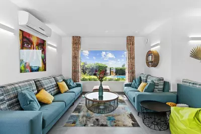 Detached Villa in Bel Air