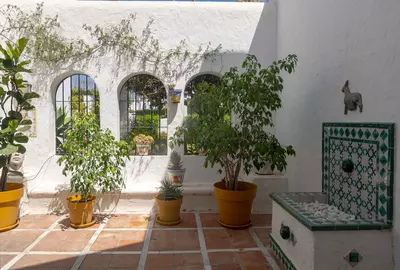 Detached Villa in Bel Air