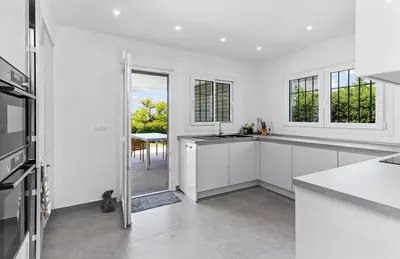 Detached Villa in Bel Air