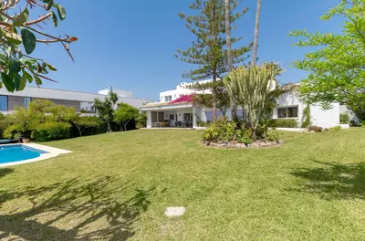 Detached Villa in Bel Air