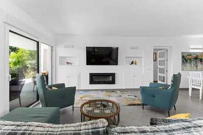 Detached Villa in Bel Air