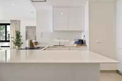 Middle Floor Apartment in Estepona