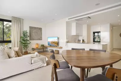 Middle Floor Apartment in Estepona