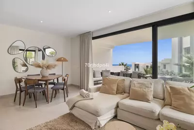 Middle Floor Apartment in Estepona
