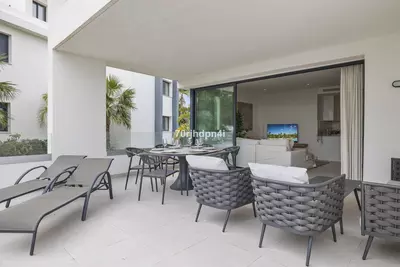 Middle Floor Apartment in Estepona