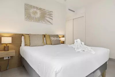 Middle Floor Apartment in Estepona