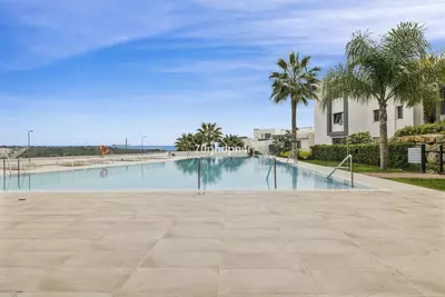 Middle Floor Apartment in Estepona