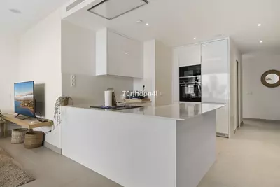 Middle Floor Apartment in Estepona