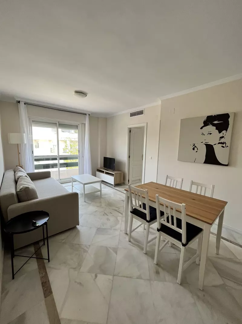 Middle Floor Apartment in Nueva Andalucía