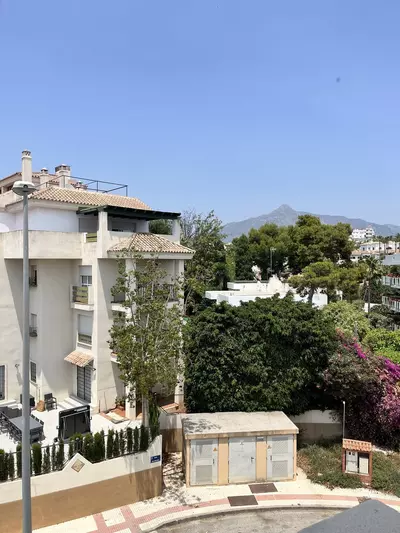 Middle Floor Apartment in Nueva Andalucía