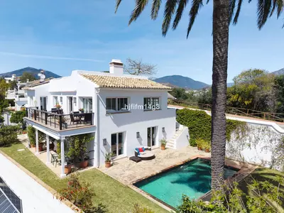 Detached Villa in Nueva Andalucía