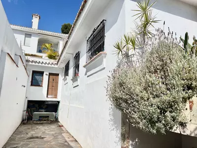 Detached Villa in Nueva Andalucía
