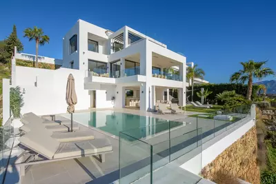 Detached Villa in El Paraiso