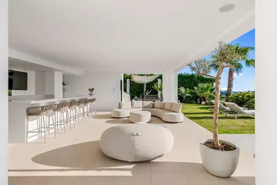 Detached Villa in El Paraiso