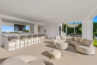 Detached Villa in El Paraiso