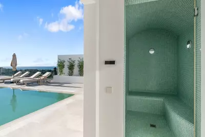 Detached Villa in El Paraiso