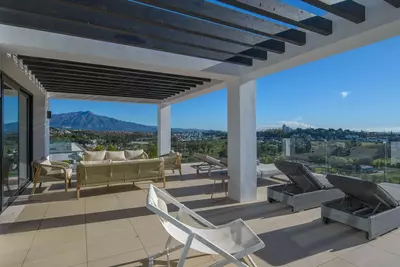 Detached Villa in El Paraiso