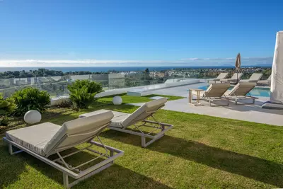 Detached Villa in El Paraiso