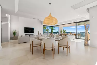 Detached Villa in El Paraiso