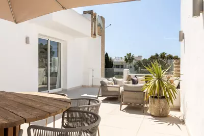 Middle Floor Apartment in Nueva Andalucía