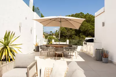 Middle Floor Apartment in Nueva Andalucía