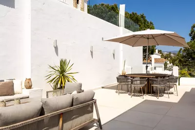 Middle Floor Apartment in Nueva Andalucía