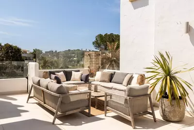 Middle Floor Apartment in Nueva Andalucía