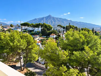 Middle Floor Apartment in Nueva Andalucía