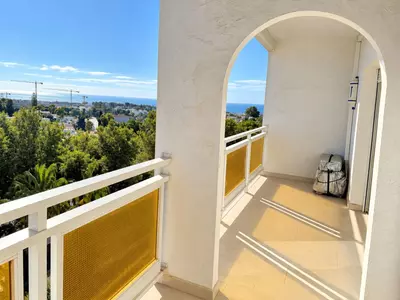 Middle Floor Apartment in Nueva Andalucía