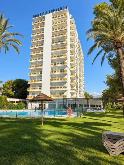 Middle Floor Apartment in Nueva Andalucía