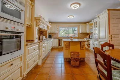 Detached Villa in El Paraiso