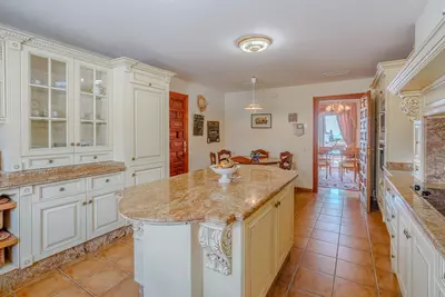 Detached Villa in El Paraiso