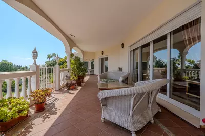 Detached Villa in El Paraiso