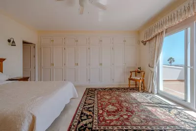 Detached Villa in El Paraiso