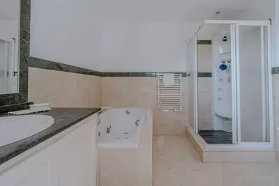 Detached Villa in El Paraiso