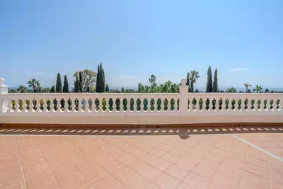 Detached Villa in El Paraiso