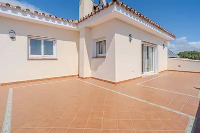 Detached Villa in El Paraiso