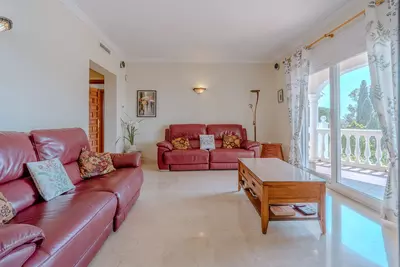 Detached Villa in El Paraiso