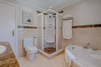 Detached Villa in El Paraiso