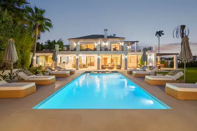 Detached Villa in Nueva Andalucía