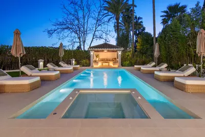 Detached Villa in Nueva Andalucía