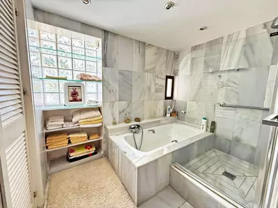 Top Floor Apartment in Puerto Banús