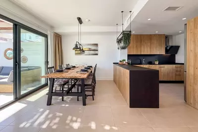 Townhouse in El Paraiso