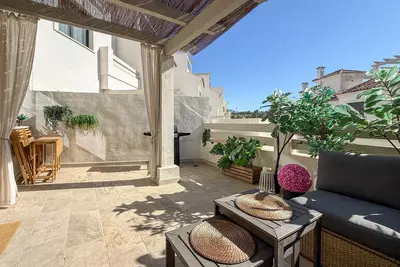 Townhouse in El Paraiso