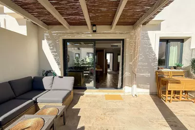 Townhouse in El Paraiso